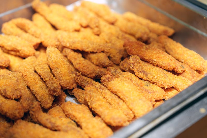 Mozzarella Sticks paniert mit marinara Sauce