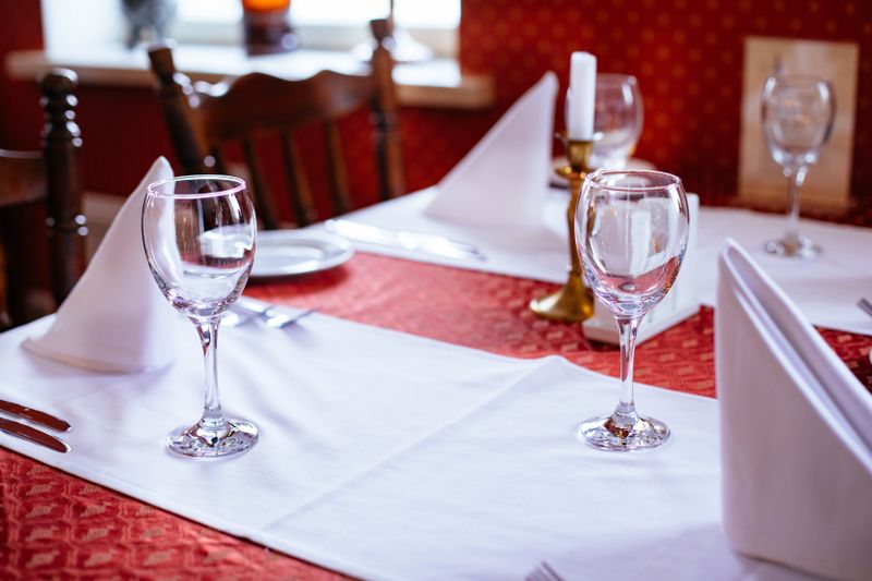 Rotwein und Weißwein aus Italien
