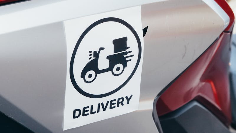 Call a Pizza Lieferservice – Frische Pizza auf dem Motorrad geliefert